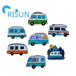 Épinglette personnalisée en émail <span class=keywords><strong>pour</strong></span> camping-car, véhicule de camping, motorhome, Winnebago, RV, ou sac à dos - Product Image 1
