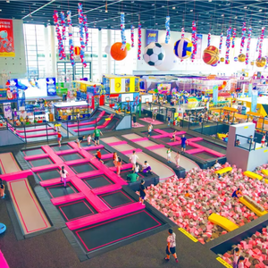 Équipement de parc de trampolines intérieur commercial avec aire de jeux pour enfants, toboggan et piscine à balles pour centre d'amusement - Product Image 1