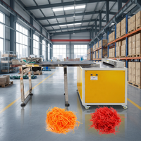 Équipement de déchiquetage de papier crépon vert pour la production de lâmines de papier recyclables pour le rembourrage antichoc des emballages de produits cosmétiques