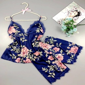 Pyjamas en soie sexy pour femmes, nouveau style transfrontalier, ensemble deux pièces fin d'été (caraco et short) pour la maison - Product Image 2