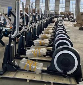 Cyclette Ellittica Elettrica Commerciale MB Fitness per Casa e Palestra con Resistenza Magnetica, Display LED e Design Durevole - Product Image 5