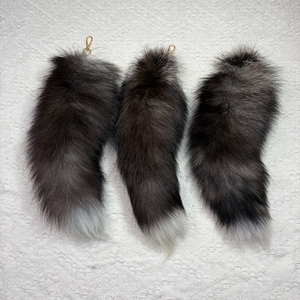 Al por mayor, Llavero <span class=keywords><strong>de</strong></span> <span class=keywords><strong>cola</strong></span> <span class=keywords><strong>de</strong></span> <span class=keywords><strong>zorro</strong></span> <span class=keywords><strong>de</strong></span> piel natural auténtica, grande <span class=keywords><strong>de</strong></span> 40 CM, esponjoso, teñido, con encanto, para cosplay - Product Image 4