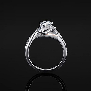 Anello con Design Geometrico Intrecciato, Stile Elegante per Donne - Product Image 5