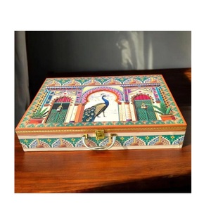 Boîte cadeau en bois MDF durable au design personnalisé pour les emballages de luxe de bijoux cosmétiques disponibles en différentes tailles - Product Image 6