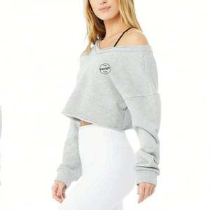 เสื้อสเวตเตอร์แบบสวมหัวเปิดไหล่สำหรับผู้หญิงเสื้อครอปคอตตอนทรงโอเวอร์ไซส์ผ้านิ่มออกแบบโลโก้ได้ตามต้องการ - Product Image 5