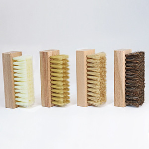 Brosse de nettoyage de chaussures <span class=keywords><strong>Klear</strong></span> en poils naturels PP avec manche en bois - Écologique, multifonctionnelle, légère - Product Image 3