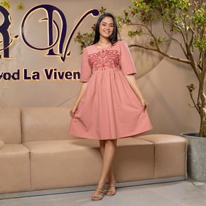 Elegante Vestido Corto de Algodón con Detalle de Bordado Floral, Ropa Casual para Mujer - Product Image 4