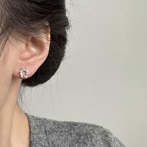 เครื่องประดับหูโลหะลายหมากรุกลายฉลุแฟชั่นทันสมัยสำหรับผู้หญิงเครื่องประดับสำหรับวันหยุดชายหาดฤดูร้อน - Product Image 2