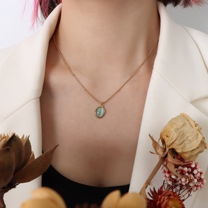 18K Vergulde Roestvrijstalen Ketting Met Natuurlijke Stijl Cat-Eye Hanger Schattige Schakelketting Voor Dames Jubileum - Product Image 4