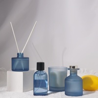 C & H Ensemble d'arômes de luxe Diffuseur de roseaux Mèche en bois parfumée Bougie de soja Aroma Room Spray Conteneur en céramique Coffret cadeau de parfum de maison