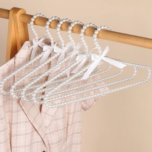 Perchas de Plástico con Perlas, Elegantes Perchas Blancas y Rosas para Abrigos y Pantalones, Perchas para Vestidos de Novia con Lazo y Cuentas, Perchas para Ropa de Hogar y Tienda - Product Image 2