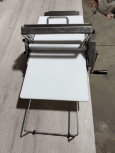 <span class=keywords><strong>Laminoir</strong></span> à Pâte Manuel de Comptoir pour Boulangerie, Machine à Pétrir les Pâtes, Farine de Blé, Légumes, Soja, Moulin à Farine pour Pizza et Pain - Product Image 3