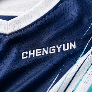 Maillot de football personnalisé authentique pour club avec technologie avancée d'évacuation de l'humidité pour les académies jeunes - Product Image 4