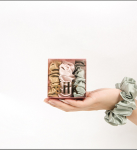 Bán Buôn 19 /22Mm Lụa Scrunchie Nhỏ Đóng Gói Hộp Lụa Satin Tóc Tie Lụa Scrunchies <span class=keywords><strong>PVC</strong></span> Hộp - Product Image 6