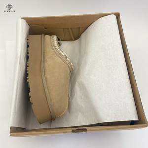 Bottines d'hiver rétro pour femmes avec caractéristique imperméable doux bout rond semelle épaisse plate-forme chaussures en coton chaud pour pantoufles - Product Image 5