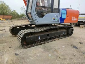 Excavadora de Cadenas Hitachi EX200 Usada Original de Japón, Excavadora de Orugas Hitachi EX200 a Precio Económico en Venta - Product Image 6