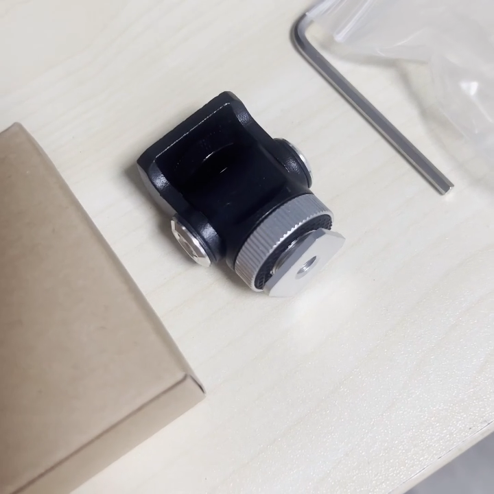 MINIFOCUS Supporto per monitor per fotocamera con slitta fredda, vite da 1/4 per monitor da campo da 5 e 7, supporto regolabile con inclinazione di 160° per monitor da campo, LED, flash e riprese