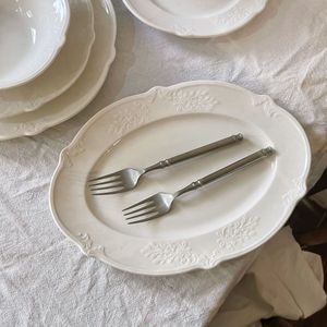 Piatto da Dessert in Ceramica Rotondo con Bordo in Pizzo Francese Vintage, Smaltato, Adatto al Microonde, Stile Retrò - Product Image 4