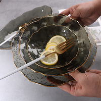 Assiette à dîner en verre fantaisie transparent personnalisé moderne nouveau design pour la décoration de mariage de restaurant et les voyages en stock