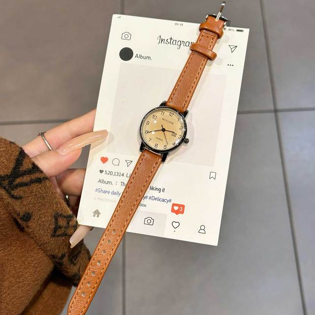 OEM Classic High-end Fashion Women's Square Alloy Glass Crystal Quartz Watch Leather Strap Waterproof Analogue-Digital Display