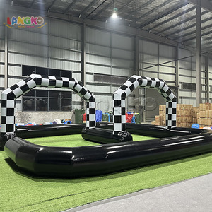 Pista Gonfiabile per Go-Kart Personalizzata in PVC di Alta Qualità, a Scacchi Bianco e Nero con Arco - Product Image 1