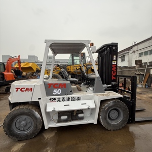 รถยกดีเซล TCM FD50 5 ตัน เครื่องยนต์ญี่ปุ่นแท้ สำหรับงานหนัก ขับเคลื่อน 4 ล้อ ระบบไฮดรอลิก พร้อมอุปกรณ์เสริม ชิฟเตอร์ข้าง และเสากระโดงสองตอน เหมาะสำหรับคลังสินค้า - Product Image 5