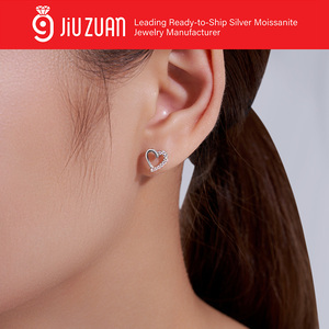 Boucles d'oreilles clous romantiques en moissanite cœur ouvert avec micro-pavé demi-<span class=keywords><strong>bordure</strong></span> en argent S925 – Cadeau intemporel, bijoux étincelants - Product Image 5
