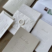 Ensemble d'invitations de mariage imprimées numériquement avec gaufrage à sec, motif vanille élégant, sceau de cire monogramme, logo personnalisé, papier premium de Chine