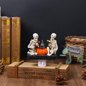 Lámpara de llama de estilo americano Witt, artesanía de resina, Festival de fantasmas, artículos decorativos, iluminación de luz de ambiente de Halloween - Product Image 1