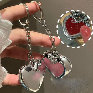 Fard à joues en forme de cœur avec porte-clés, texture crémeuse satinée, pigmenté, ne dessèche pas, portable, facile à appliquer, fard à joues crème - Product Image 2