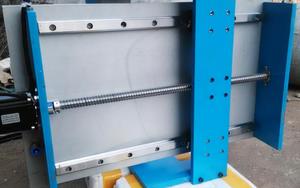 Máquina CNC <span class=keywords><strong>de</strong></span> grabado, perforación y fresado con guía lineal LY CNC 6040L 2.2KW 3/4 ejes para grabar y cortar madera y aluminio - Product Image 4