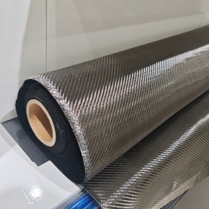 Tela de Fibra de Carbono de 110 Pulgadas, Tejido Twill 3K, 200 G/m, Ligera, Brillante, Teñida en Negro, Resistente a Desgarros, para Uso Industrial y Automotriz - Product Image 3