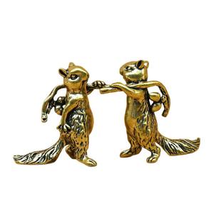 รูปปั้นกระรอกทองเหลืองโบราณ งานศิลปะทองแดงโบราณ ของตกแต่งบ้าน เหมาะสำหรับห้องนั่งเล่น ของสะสม ของตกแต่งบ้าน - Product Image 3