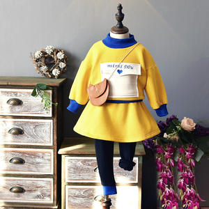 Ropa de Invierno al por Mayor, Conjuntos de Suéteres de Forro Polar con Falda y Pantalones para Niñas, con Estampado de Letras y Manga Larga - Product Image 1