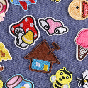 Nuovo Patch Ricamato in Tessuto a Forma di Piccolo Animale (Ciliegia, Ape, Caramella) con Accessori Cartoon e Accessori per Gioielli Super Piccoli - Product Image 3