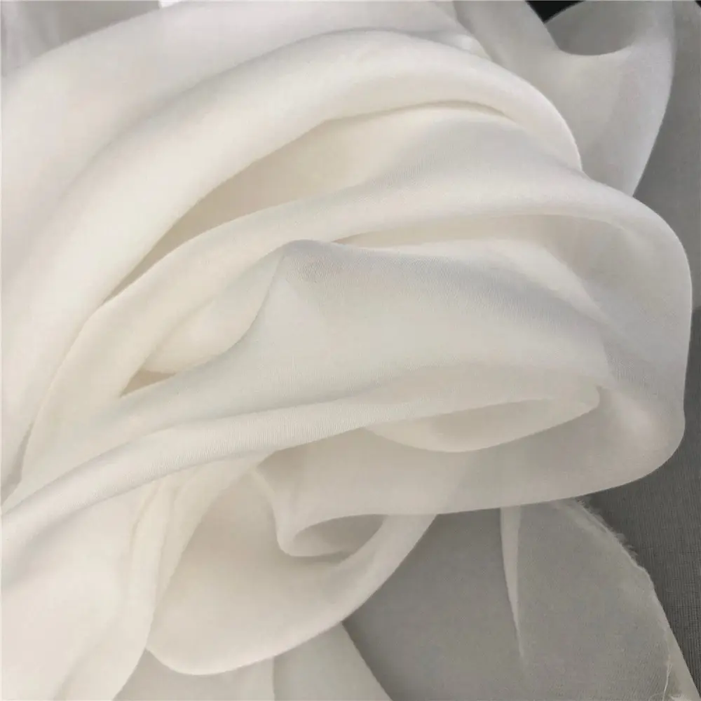 8 m/m di larghezza 140 CENTIMETRI 100% di Gelso di Seta Di Colore Bianco Tessuto Chiffon con la Promozione 54"