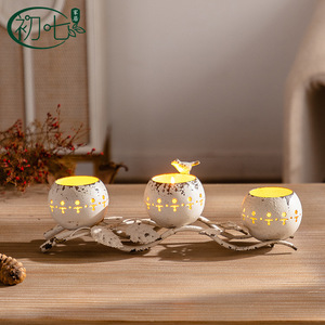 Candelabro de Hierro Blanco Antiguo Estilo Rama de Árbol, Portavelas Decorativo para Mesa de Boda - Product Image 3