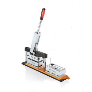 Machine manuelle de découpe de moules pour aimants de réfrigérateur rectangulaires 120*50MM, outil de fabrication d'aimants pour réfrigérateur - Product Image 3
