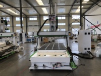 Router CNC de 4 Ejes Rotech, Motor de Husillo de 9 kW y 380 V, Posicionamiento de 0.03 mm, Cambio Automático de Herramienta, Control Syntec, Recorrido de 1300x2500x450 mm