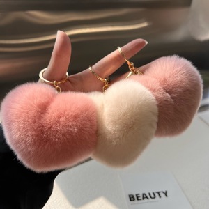 Lindo llavero de pompón de piel auténtica de conejo Rex con forma de cono de helado, suave y de felpa, adorno para colgar en la bolsa, dijes peludos al por mayor - Product Image 1