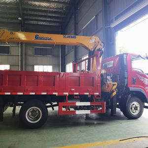 Camion-grue Sinotruk 6,3 tonnes, grue mobile hydraulique à flèche droite, équipement lourd avec siège surélevé pour la livraison - Product Image 2