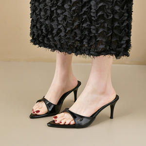 รองเท้าส้นสูงแบบสวมเปิดนิ้วเท้า สีดำและสีนู้ด หนังแก้ว 7 ซม. แฟชั่นฤดูร้อนสำหรับผู้หญิง ส้นเข็ม ปลายแหลม เซ็กซี่ - Product Image 2