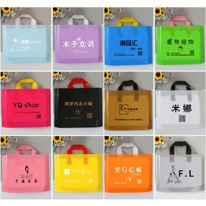 Sacs de courses réutilisables en plastique polyéthylène avec logo imprimé personnalisé et poignées souples - Product Image 6