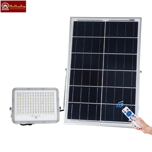 Proiettore solare a <span class=keywords><strong>LED</strong></span> 50-200W ricaricabile da esterno IP65 per campi da basket giardini strade paesaggistiche IP66 - Product Image 4