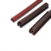 Bande d'étanchéité souple en PVC extrudé pour portes et fenêtres en bois - Type à encoche