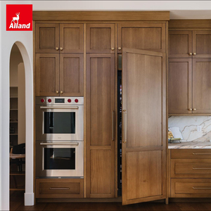 Allandgroup, principales proveedores de cocinas en Estados Unidos, armario de cocina de alta gama con cubierta de madera de roble cerezo y encimera de mármol blanco de lujo, con gabinetes de pared. - Product Image 3