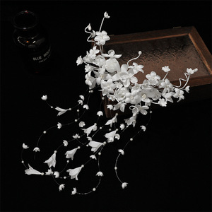 2025 Original Pinza para el pelo con borla hecha a mano, estilo bosque coreano, flor de lirio de los valles, accesorio nupcial para el cabello, tocado de novia - Product Image 1