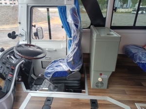 Nuevo autobús turístico de lujo de la marca China RHD, 72 asientos, motor delantero diésel, doble eje trasero, nuevo autobús en China - Product Image 6