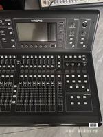 Console de mixage numérique M32R LIVE d'occasion, live/studio, avec 40 canaux d'entrée, 16 préamplis micro PRO, 25 bus de mixage, multitrack