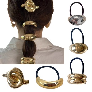 高品質シングルレイヤーアーク型ペンダントヘアタイ、星とチェリーのクリスタルダイヤモンドがちりばめられたペンダントヘアロープ、女の子用ゴムバンド - Product Image 1